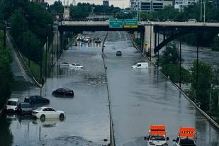Hujan Lebat Membanjiri Toronto, Kanada, Terjadi Pemadaman Listrik 