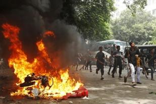 PM Bangladesh, Sheikh Hasina, Mundur, Demonstran Serbu Kediaman Resminya