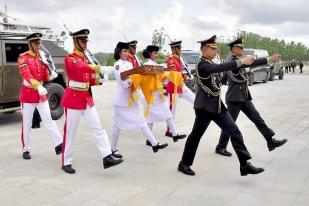 Duplikat Bendera Merah Putih dan Teks Proklamasi Tiba di Istana IKN Nusantara