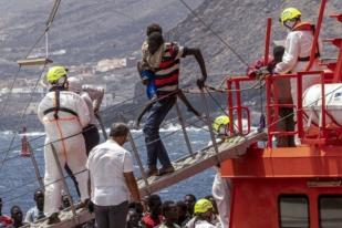 Ratusan Migran Berenang dari Maroko ke Wilayah Spanyol di Ceuta