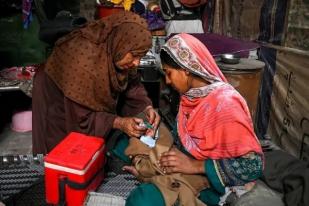 Polisi Pakistan Dibunuh Saat Mengawal Tim Vaksinasi Polio