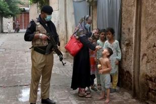 Serangan Militan dan Misinformasi Hambat Vaksinasi Polio di Pakistan