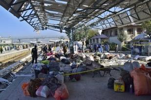 Serangan Teror Bom di Stasiun Kereta Api Pakistan, 26 Tewas