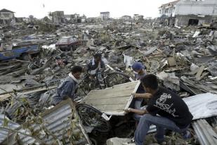 Doa dan Air Mata pada Peringatan 20 Tahun Tsunami Yang Menewaskan 230.000 Orang