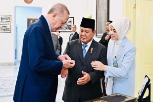 Cendera Mata Prabowo untuk Erdogan: Keris Bali dan Senapan Serbu