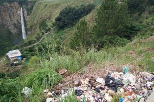 Air Terjun Sipiso-piso: Dulu Cantik, Kini Kotor