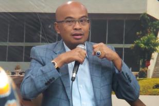 Ingin Lawan Istana, Desmond Kutip Puisi Widji Thukul