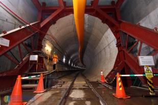 Jokowi Tinjau Mesin Bor Baru di Terowongan MRT Jakarta