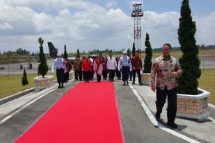 Mendarat di Bandara Silangit, Jokowi Langsung ke Danau Toba