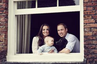 William dan Kate Rilis Foto Baru bersama Pangeran Kecil George