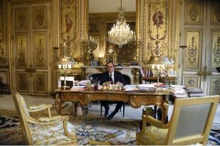 Hollande di Istana Elysee