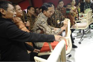 Jokowi di Indonesia International Furniture Expo 