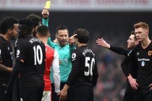 Pemain Kelilingi Wasit, Hull City Didenda