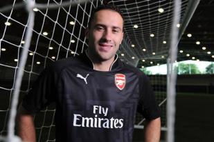 David Ospina Resmi Berseragam Arsenal