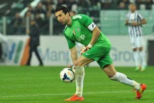 Buffon Siap Dilatih Allegri