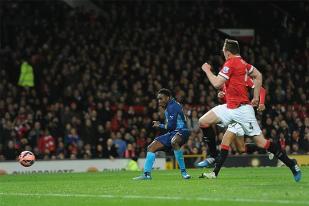 Arsenal Permalukan MU 2-1 di Old Trafford