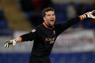 De Sanctis Lega AS Roma Menang