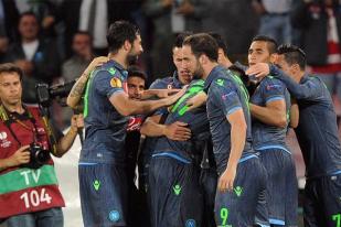 Napoli Tundukkan Cesena 3-2