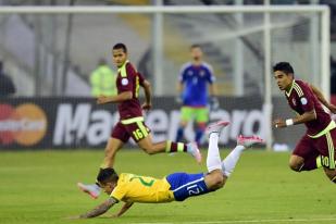 Brasil Juara Grup C, Unggul Tipis atas Venezuela