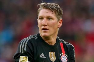 Schweinsteiger Berpisah dengan Penggemar, Pindah ke MU 