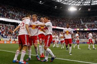  New York Red Bulls Kalahkan Benfica 2-1