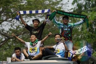 Ribuan Pendukung Persib Berangkat ke Jakarta Dikawal Polisi