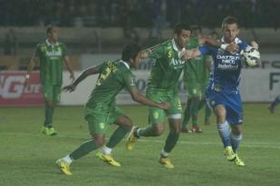 Surabaya United Tundukkan Persib 1-0