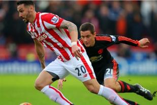 Stoke City Empaskan MU 2-0