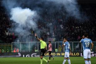 Fans Palermo Lempar Petasan, Rusak Kemenangan Lazio