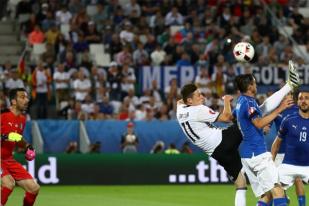  Lolos Semi Final, Neuer Pelajari Penalti Pemain Italia