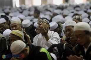 Menag Berzikir dengan Ribuan Muslim Saat Tahun Baru  