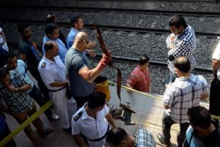 Serentetan Ledakan Guncang Kereta Bawah Tanah Kairo