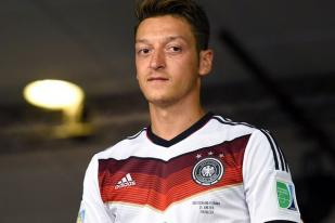 Gelandang Jerman, Oezil Tidak Puasa Ramadan Ini