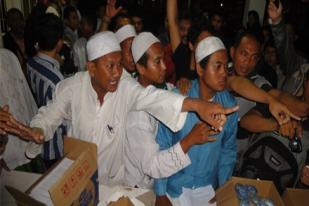 FPI Bubar Paksa Acara Diskusi Alkitab-AlQuran di Surabaya