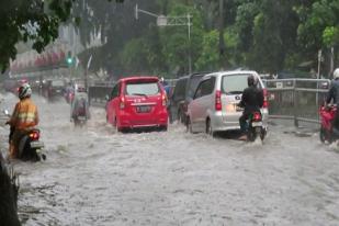 Jalan Dr. Saharjo Tergenang