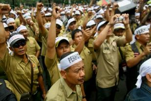 Karyawan Perhutani Berunjuk Rasa Tuntut Kenaikan Upah Di BUMN