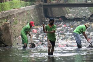 Bersih Sampah Demi Lingkungan Bersih dan Indah