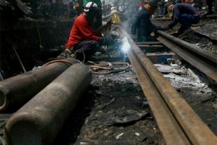 Perbaikan Sistem Perlintasan Kereta Pascatragedi Bintaro