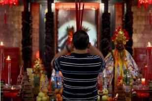 Persiapan Jelang Imlek di Vihara Amurva Bhumi Jakarta Selatan