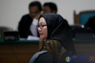 Ratu Atut Chosiyah Jalani Sidang Perdana