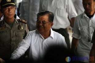 Cawapres Jusuf Kalla Datangi KPK Laporan Harta Kekayaan