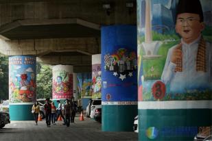 Mural Jakarta Baru Hiasi Dinding Stasiun Gambir