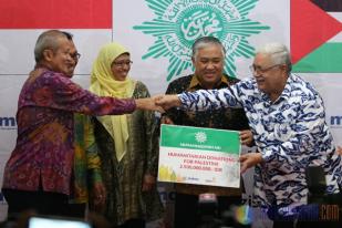 PP Muhammadiyah Serahkan Bantuan Uang untuk Palestina