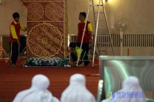 Persiapan Salat Idul Adha di Masjid Istiqlal