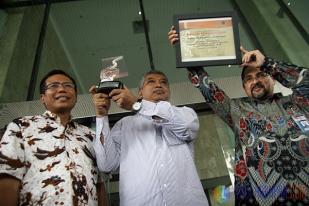 KPK Terima Penghargaan dari Soegeng Sarjadi Award