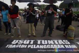 Aksi "Kamisan" ke-375 Angkat Isu Transgender