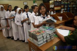 Buku Paket Kurikulum 2013 Dikembalikan