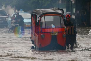 Drainase Buruk, Kawasan Kemang Tergenang Banjir