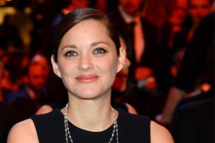 Marion Cotillard di Cesar Award 