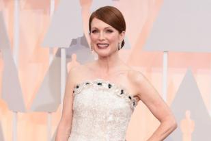 Julianne Moore Hadiri Ajang Oscars 